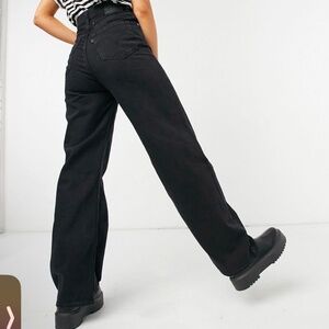 Levi’s Premium High Loose Taper Fit Jeans in Lose Control Black Size 28